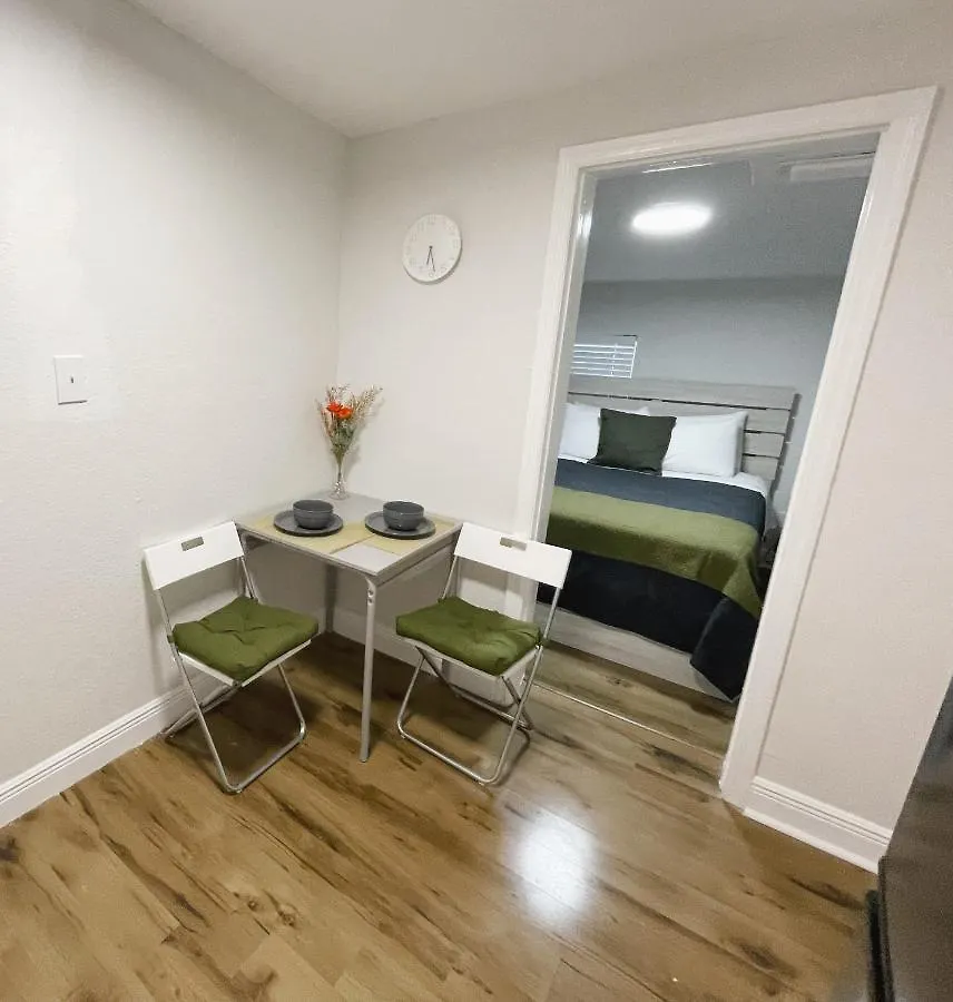 Cozy Suite In Tampa